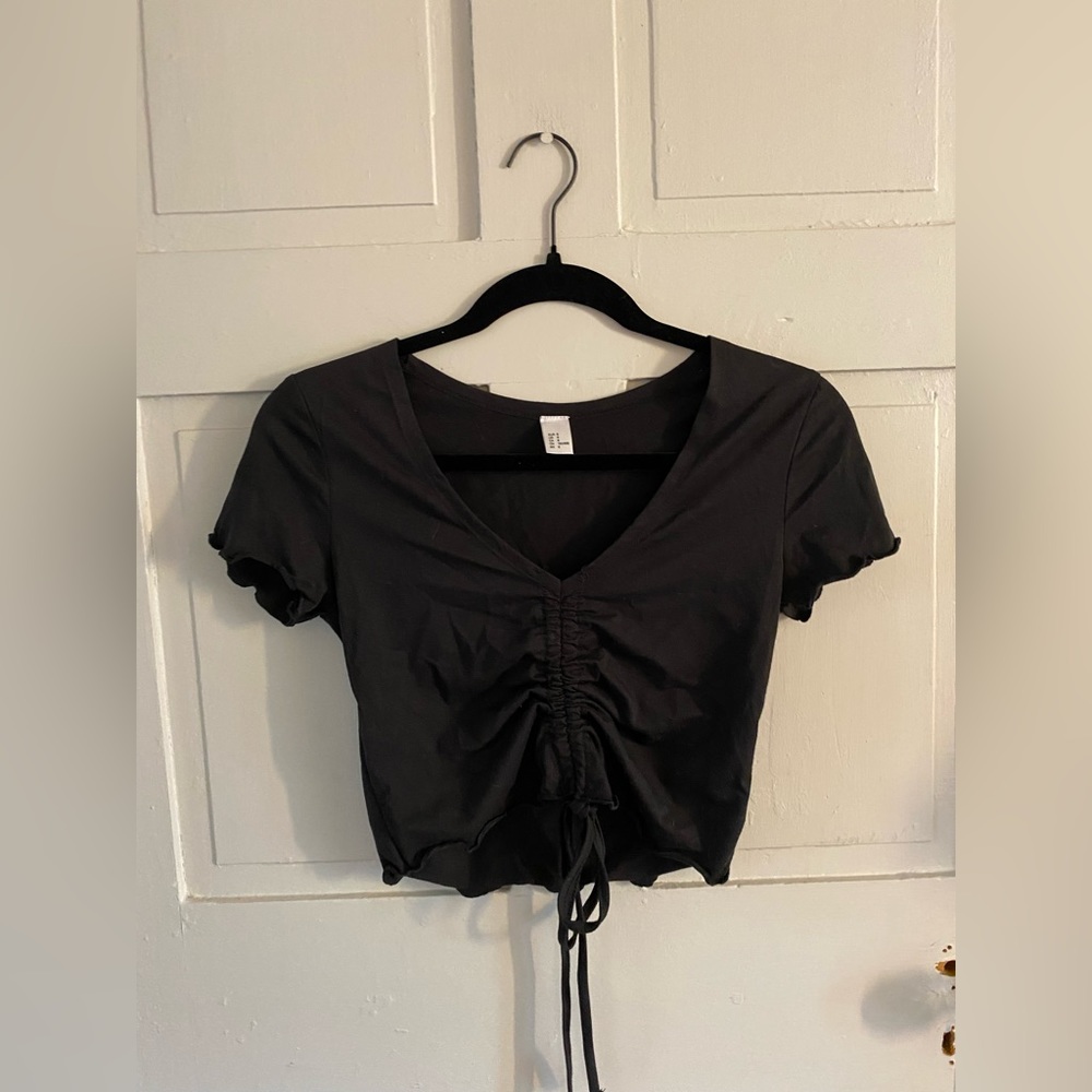 black cinch front tshirt
